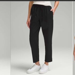 lululemon Tapered Leg MR Pant 7/8 Length Luxtreme